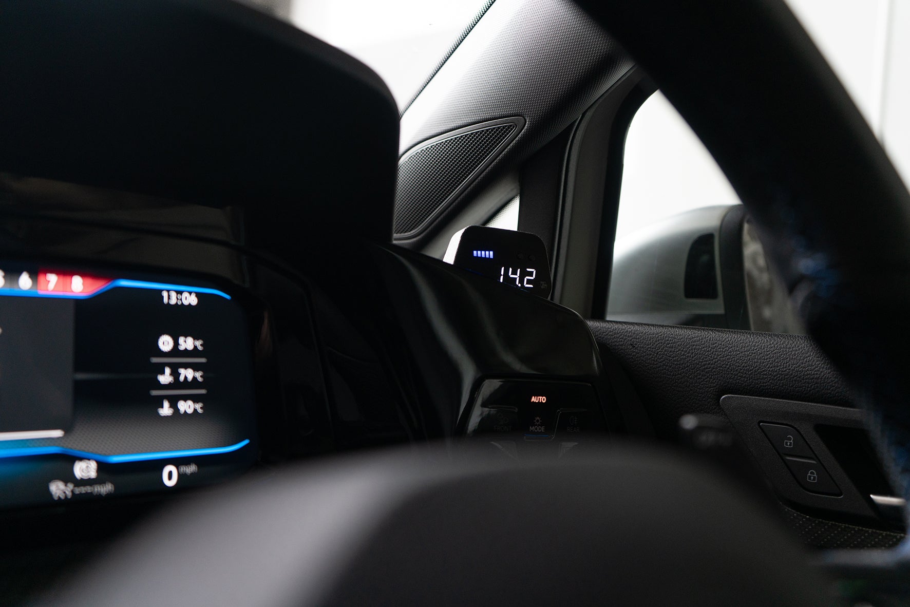 P3 Gauge -  VW Golf R (MK8)