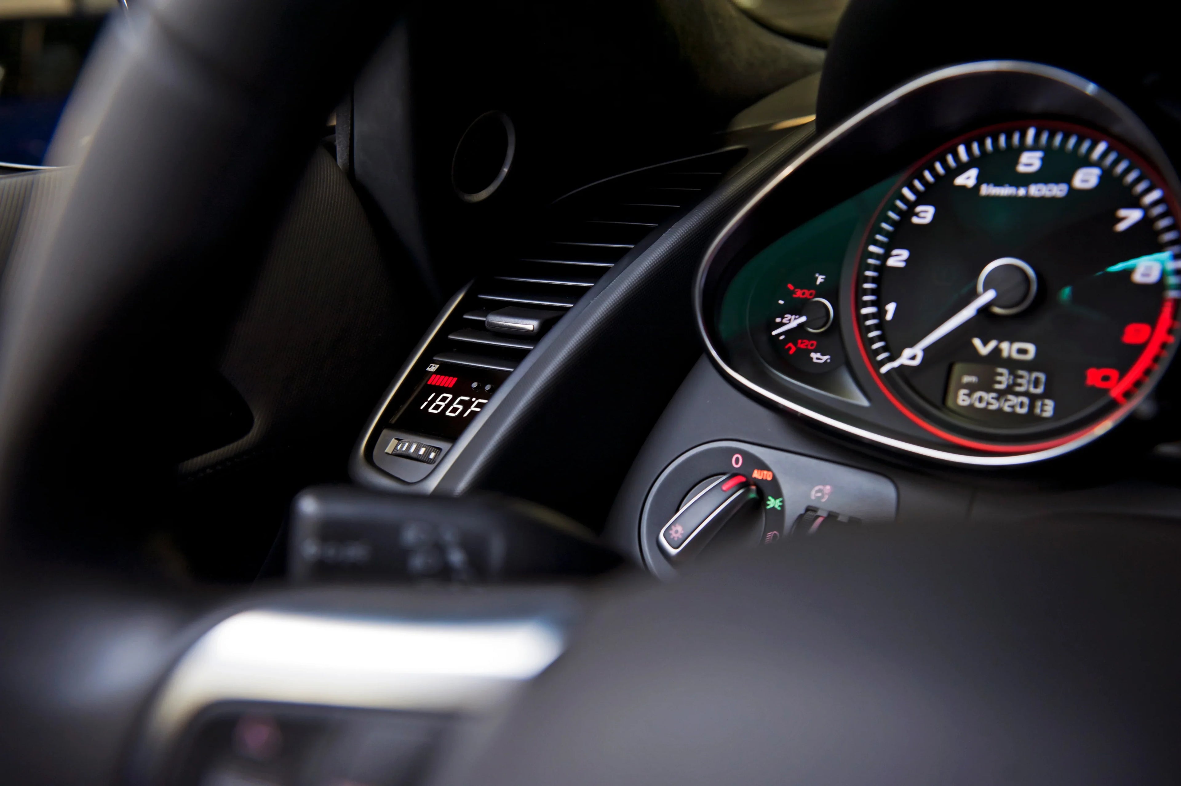 P3 Gauge - Audi R8 (Gen 1)